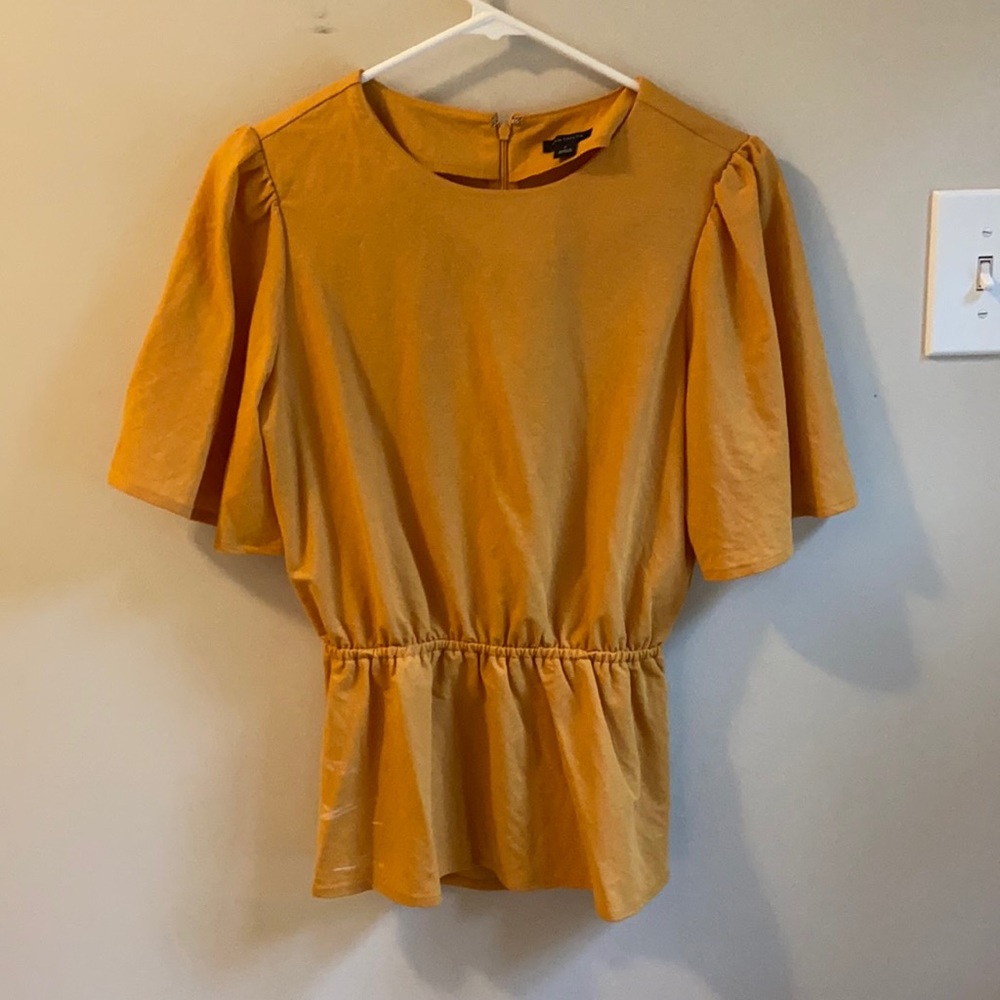 New// Women’s size Small Ann Taylor Mustard Yellow Top.